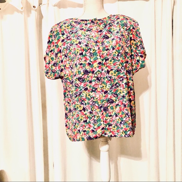 Diversity Multi-Colored Flower Blouse in Large - Picture 3 of 7